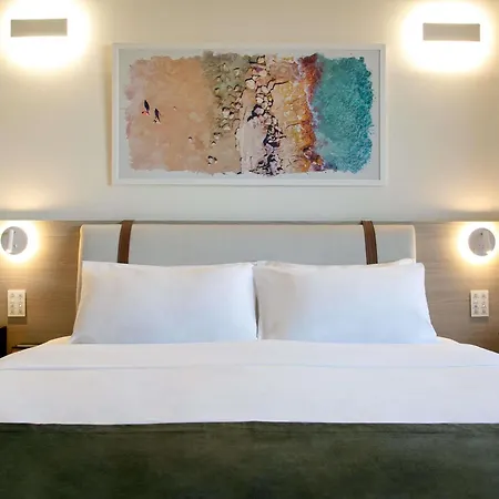 Mercure Larnaca Finikoudes Beach-3