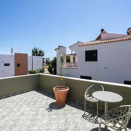 Walk In Hostel Faro Airport-2