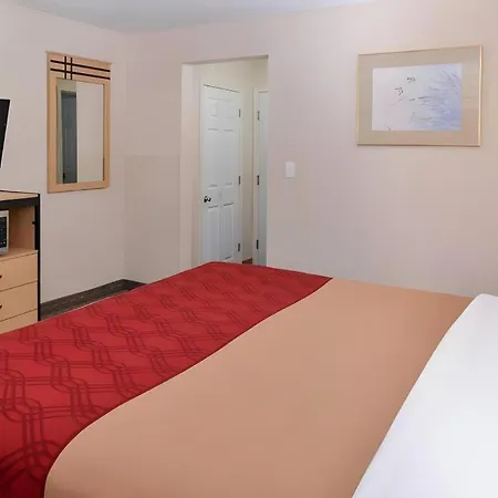 Econo Lodge Rochester I-90 & I-390-2