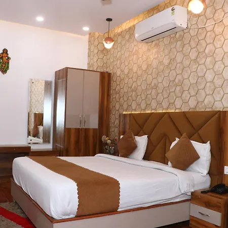Hotel Strawberry-2