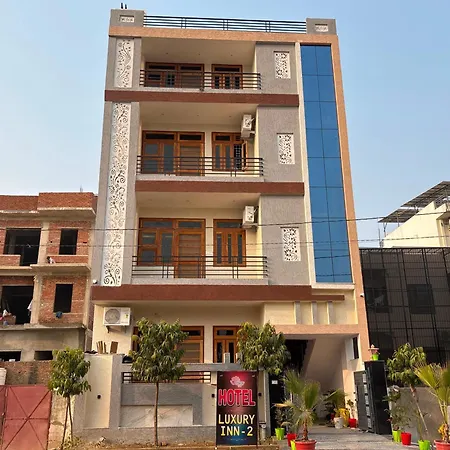 Hotel O Luxury Inn - 2-3