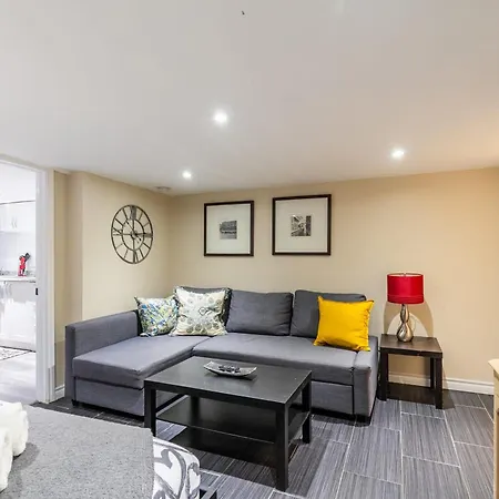 Modern Suite Condo Heart Of St Clair West - Bloor Hotel-2