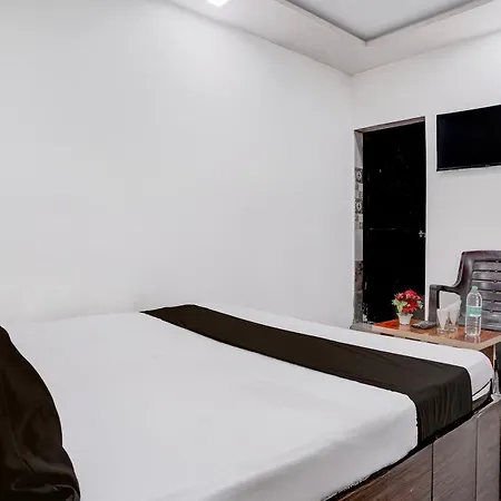 Hotel O Red Rose-3