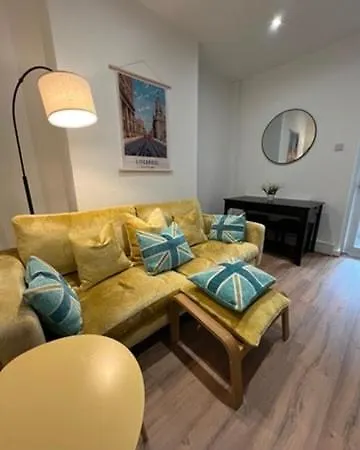Windsor House Liverpool 3 Bed 2 Bath Free Parking-3