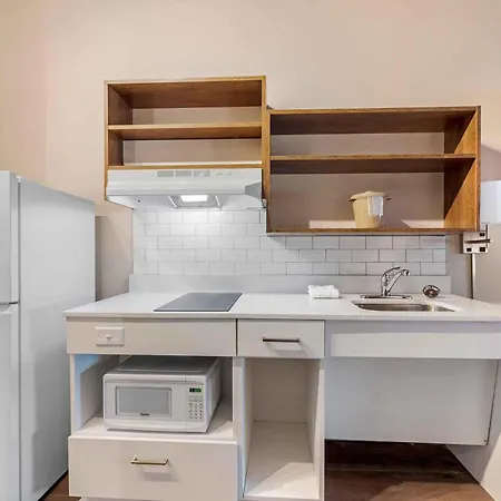 Extended Stay America Premier Suites - Denver International Airport-3