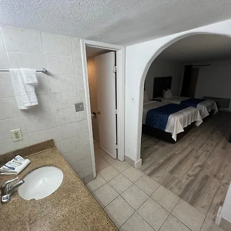 Skylite Inn-2