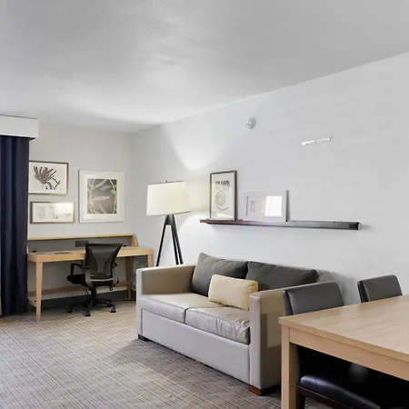 Greentree Inn & Suites Phoenix Sky Harbor-2