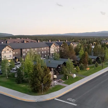 Gray Wolf Inn & Suites-3