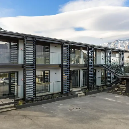 Queenstown Motel Apartments (Adults Only)-3
