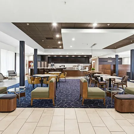 Courtyard By Marriott Columbus-3