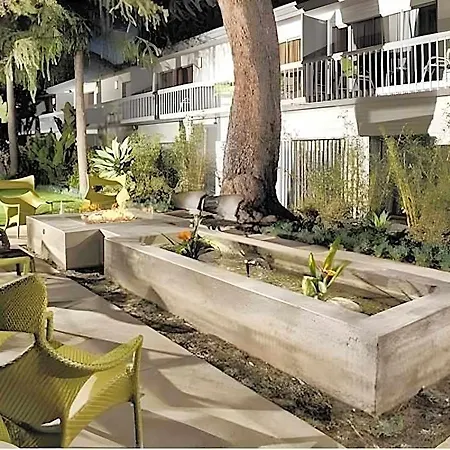 Sportsmen'S Lodge Hotel-2