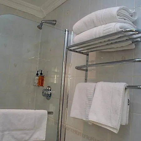 Gatwick Cambridge Hotel-3