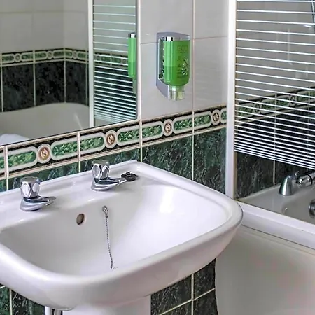 The Devonshire House Hotel-Free Parking-2