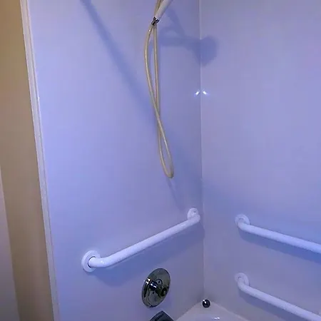 Travelodge By Wyndham Columbus State University-3