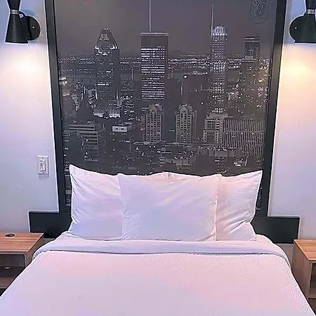 Super 8 By Wyndham Montreal-2