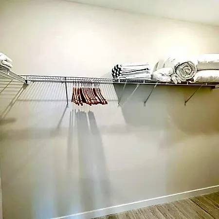 Sleek 2Bd 2Ba Condo In Miami Design District-3