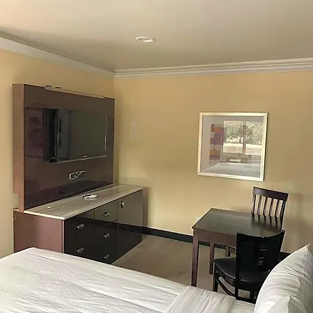 Willow Tree Inn & Suites-3