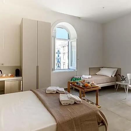 Lux Caracciolo-2