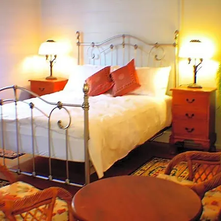 Classique Bed & Breakfast-2