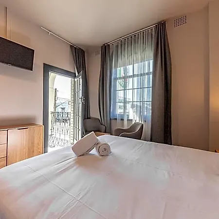 Lakemba Hotel-3