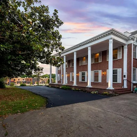 Historic Mansion-King Suite-The Royal Crown-2