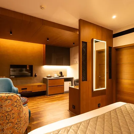 Paramount Residency-2