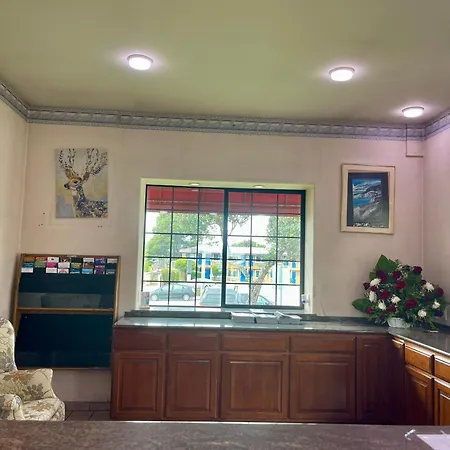 Monterey Fairgrounds Inn-3