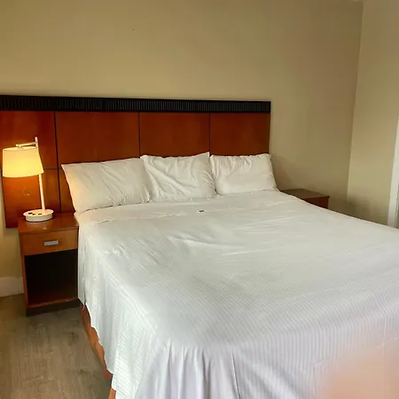 Monterey Fairgrounds Inn-2