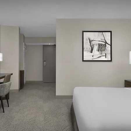 Doubletree By Hilton Philadelphia Airport-3