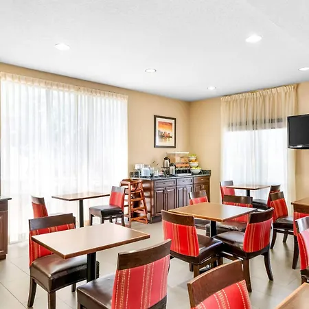 Comfort Suites Orlando International Airport-3
