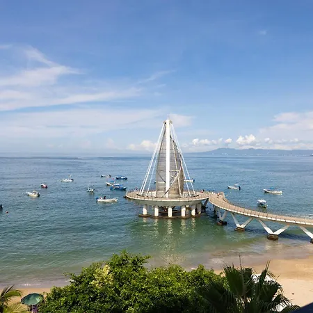 Emperador Vallarta Beachfront Hotel And Suites-3