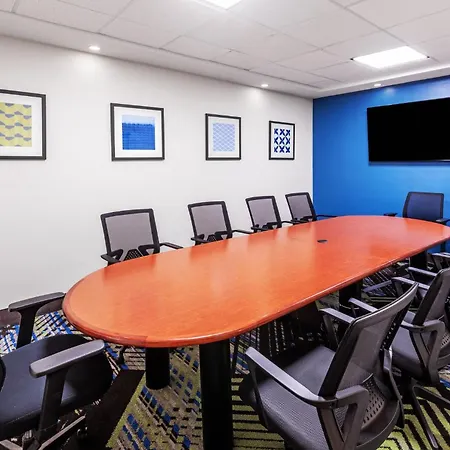Holiday Inn Express & Suites - Laredo-Event Center Area By Ihg-2