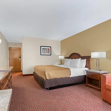 Clarion Inn I-94 Near Expo Center-3