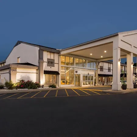 Days Inn By Wyndham Columbus East Airport-3