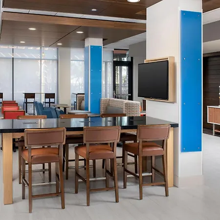 Holiday Inn Express Pensacola Downtown By Ihg-2