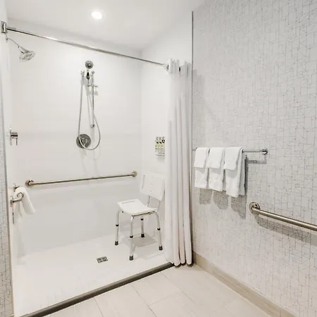 Holiday Inn Express & Suites - West Edmonton-Mall Area By Ihg-2