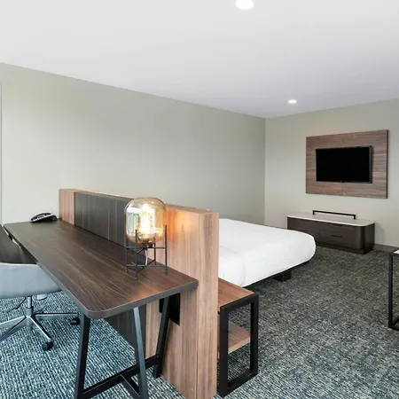 La Quinta Inn & Suites By Wyndham Nashville Downtown Stadium-3
