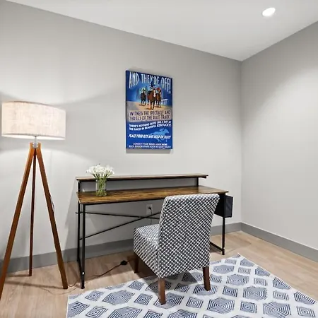 175 Lex - Walkable Downtown Lexington & Rupp Arena - Full Condos-3
