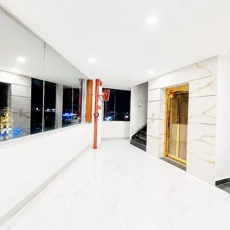 Hotel Eagle Grand Airport Zone-3