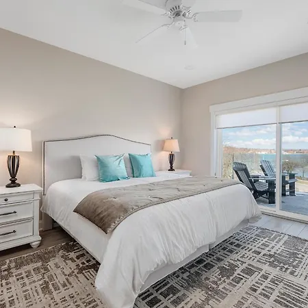 539 Bay Street Traverse City - Luxury Downtown Residences-3