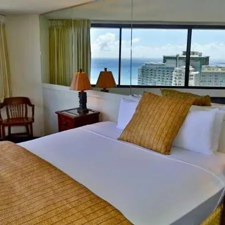 Marina Tower Waikiki-2