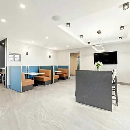 Sandman Signature Dallas Las Colinas Hotel & Suites-2