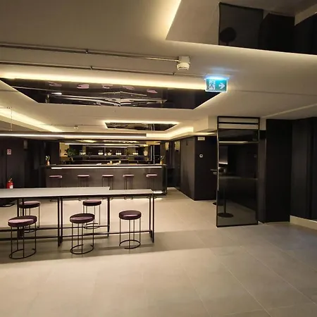 Kira Suites Hotel Milano-3