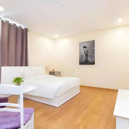 Queen Central Apartment-Hotel-2