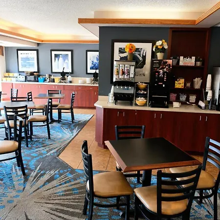 Days Inn By Wyndham Fargo - West Acres-2