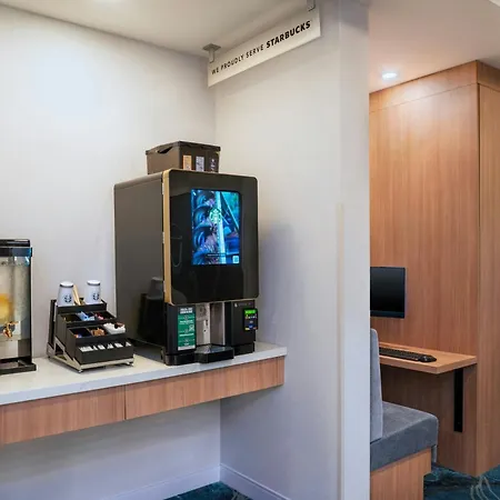 Courtyard By Marriott Toronto Airport-2