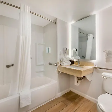 Mainstay Suites Sterling Near Dulles Town Center-2