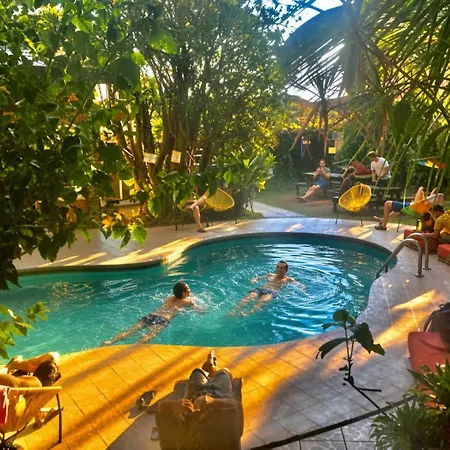 Costa Rica Backpackers-2