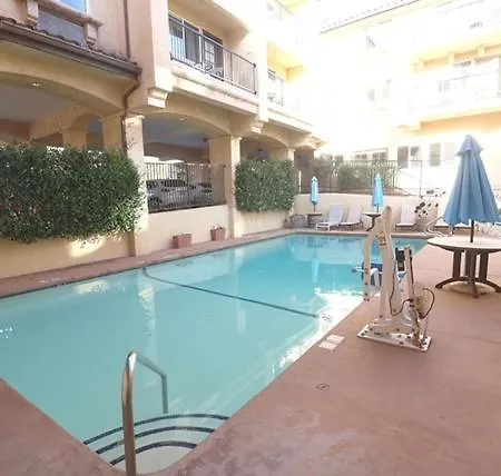 Lamplighter Inn & Suites-3