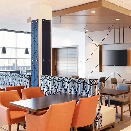 Holiday Inn Express & Suites Sarasota Bradenton-3